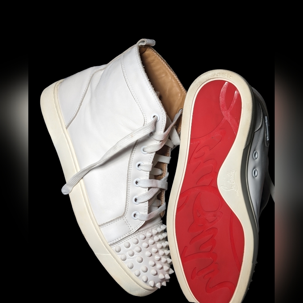 Authentic Christian Louboutin size 40 eu.